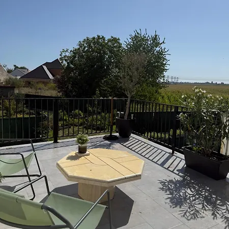 Hors Du Temps Vue & Terrasse Apartment
